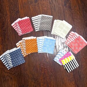 Paper Party Favor Treat Bags, Total Amount Included in bundle: 193